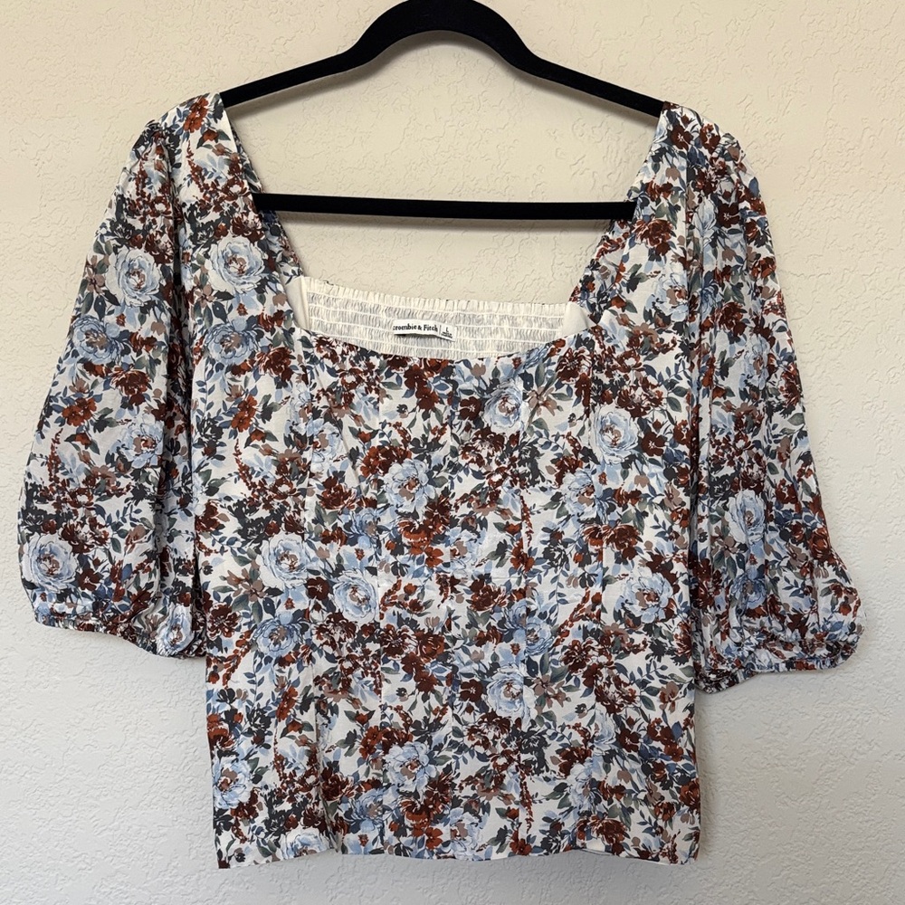 Abercrombie & Fitch Size Large Puff Sleeve Blouse